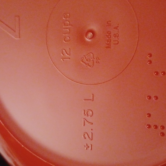 4/$60 New Tupperware Thatsa Jr. Bowl - 2.75 L - Picture 5 of 8